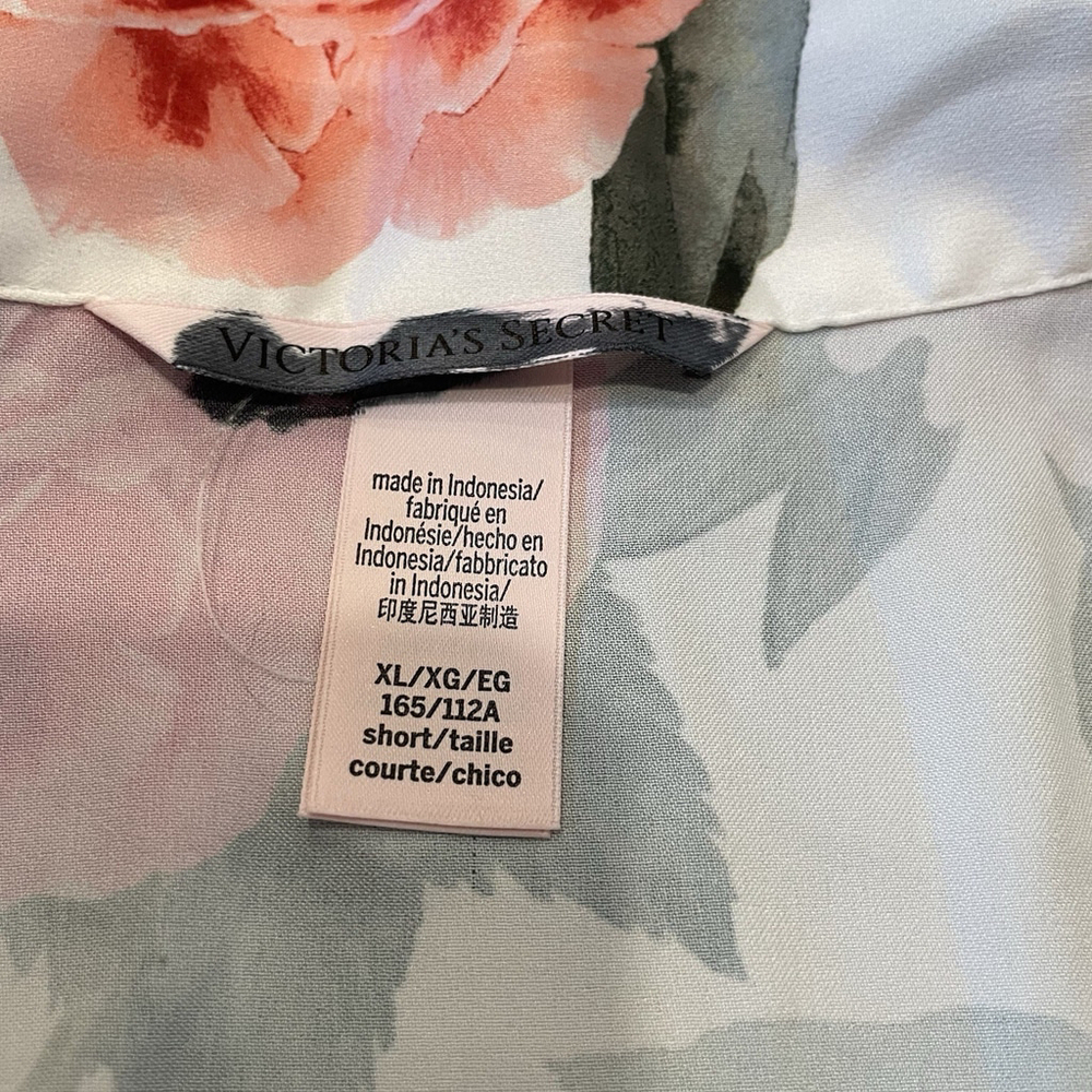Victoria's Secret Glazed Satin Pajama Set XL (Short) Peony Floral Bouquetes NWOT - Picture 6 of 8